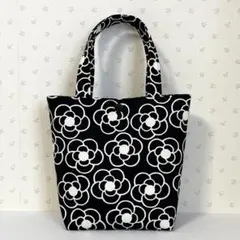 ミニトートバッグ　カメリア柄　黒色　ハンドメイド