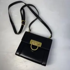 ☆フェラガモ Ferragamo☆ミニ ショルダーバッグ ブラック レザー