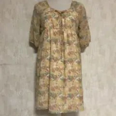 花柄ワンピース