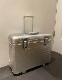 リモワ トパーズ パイロット トロリー 2輪 廃盤　青ロゴのサムネイル