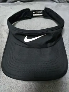 ナイキ　サンバイザー　黒