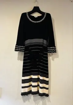 TO BE CHIC サマーニット　ドレス　ボーダー フリル ワンピース　40のサムネイル