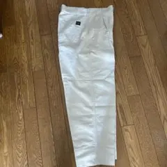 新品お値下げおすすめLee白パンツ