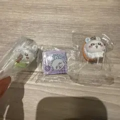 ちいかわ くら寿司 コラボ 缶バッジ フィギュア キーホルダー　モモンガ
