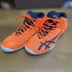 asics バスケットボールシューズ イエロー - メルカリ
