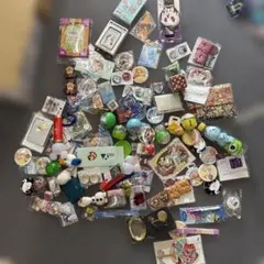 大量のディズニー関連グッズ