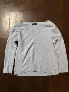 BRANDY MELVILLE Vネックニットセーター