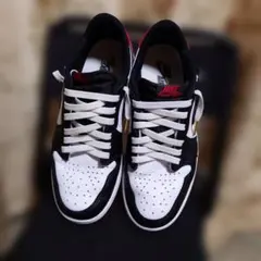 Nikeエアジョーダン1ローRetro OG ブラック/ホワイト/レッド