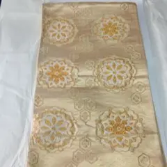 袋帯 名品 華文 花唐草 唐織 金糸 クリーム 六通 正絹 【中古】 - メルカリ