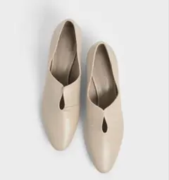 CHARLES & KEITH カバードトップラインパンプスのサムネイル