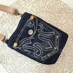 デニムリメイクショルダーバッグ　サコッシュ　ポシェット　刺繍ポケットハンドメイド