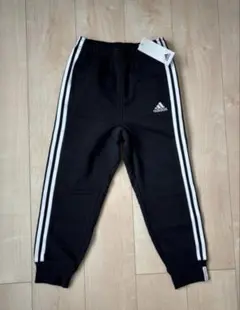 新品アディダススウェットパンツ130cm黒　スポーツ