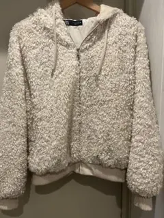 フリースジャケット フード付き クリーム色 Sサイズ　ZARA