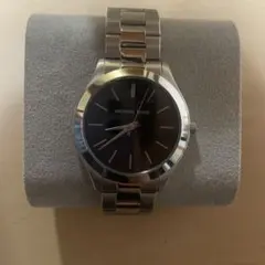 MICHAEL KORS ブラック アナログ時計のサムネイル