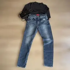 RED CARD ストレートジーンズ サイズ25