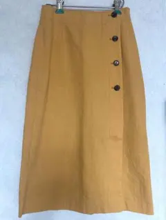 ナチュラルビューティーベーシック　イエロータイトスカート