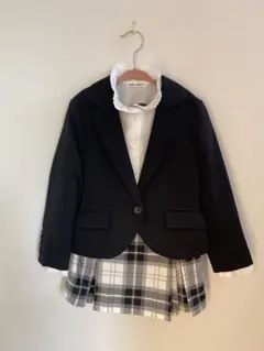 BeBe フォーマル　セットアップ　110〜130のサムネイル
