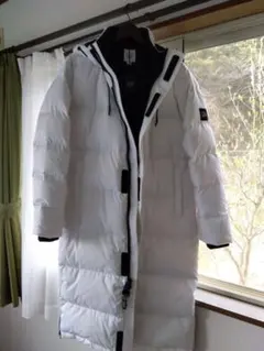 新品。GAP ホワイト ロングコート フード付き　メンズ？レディスは不明。