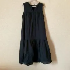 ユニクロ　ブラック ノースリーブ　ワンピース