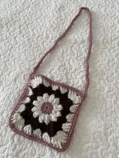 編み物　ハンドメイド グラニースクエアポシェット　ショルダーバッグ　キッズ