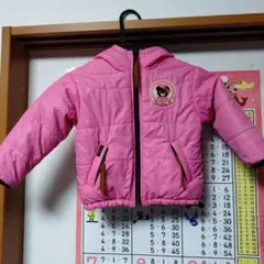 ピンクの中綿コート クマ刺繍付き