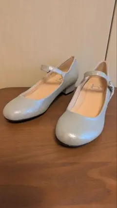 新品未使用★シルバー ストラップパンプス ★byあしながおじさん★22.5S