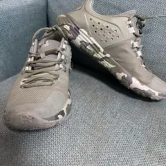 UNDER ARMOUR スニーカー 迷彩柄 メンズ 28.5cmのサムネイル