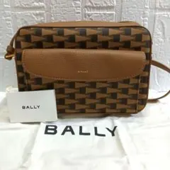 美品 BALLY ペナント柄ショルダーバッグ ブラウン スクエアのサムネイル