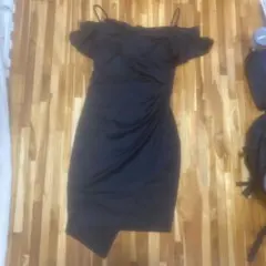 ブラックオフショルダータイトドレス S