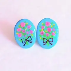 【お花ピアス】ターコイズブルーにかわいい花束❀ハート型のリボンもかわいい一点物！