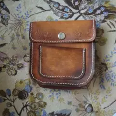 ブラウンレザー ミニ財布葉模様
