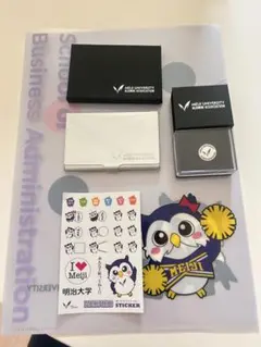 【非売品】明治大学 グッズセット（名刺入れ/ピンバッジ/クリアファイル/シール）のサムネイル