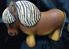 リサ　ラーソン　ポニーの置物