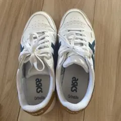 Asics スニーカー ホワイト ネイビー - メルカリ