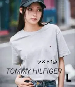 新品　トミーヒルフィガー ワンポイントロゴクルーネックオーバーサイズTシャツのサムネイル