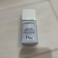 Dior DIORSNOW メイクアップベース SPF35のサムネイル