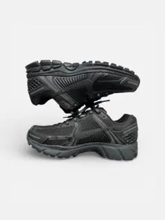 2026年最新】ATOMS スニーカーの人気アイテム - メルカリ