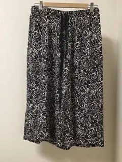 ユニクロ　UNIQLO 白黒花柄 リラコ　L