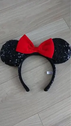 ミニーマウス カチューシャ 黒 赤