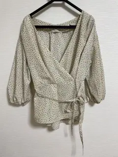 GU カシュクール　クリーム色