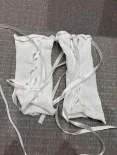 ホワイトリブ編み　アームカバー レースアップ