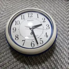 リズム DAILY 防滴機能付き置時計 4KG711DN フック付 東芝電池付のサムネイル