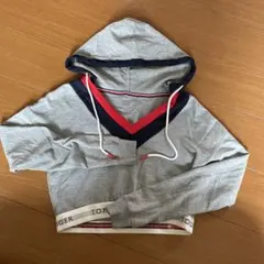 は*る様 TOMMY HILFIGER グレー Vネックパーカー XS
