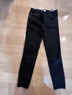 ザラ　スキニーパンツ　ブラック