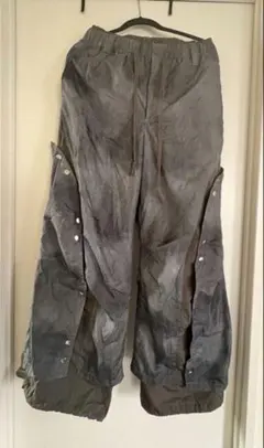 GRANCYボタンレイヤードデザインナイロンパンツ