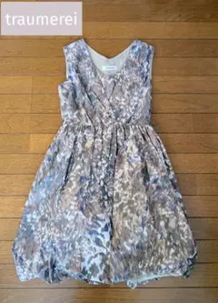 美品 traumerei お呼ばれワンピースのサムネイル