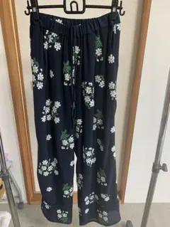 Mewl フルレット刺繍パンツ