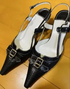 Ginza Kanematsu ブラックサンダル ポインテッドトゥのサムネイル