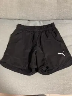 PUMA 黒 半ズボン