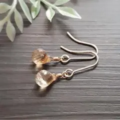 No.225】マニカラン水晶ピアス - メルカリ